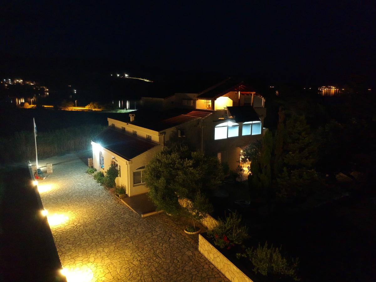 Apartments Dinko Novalja Kültér fotó